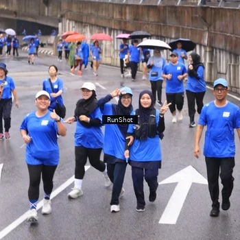 Runner Photo 7948487