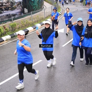 Runner Photo 7948493