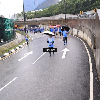 Runner Photo 7948550