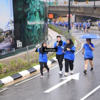 Runner Photo 7948653