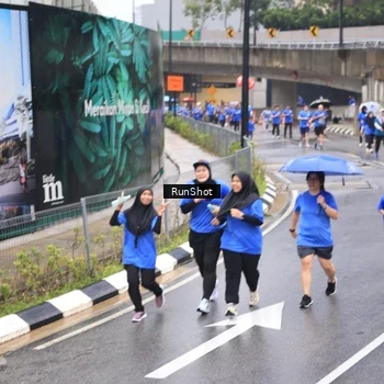 Runner Photo 7948655