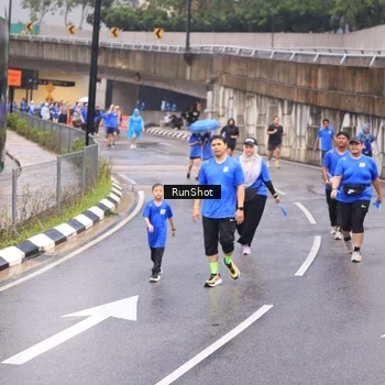 Runner Photo 7948656