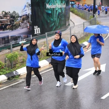 Runner Photo 7948670