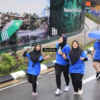 Runner Photo 7948674
