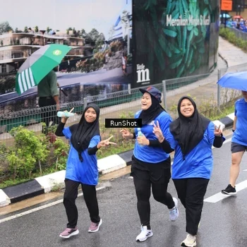 Runner Photo 7948675