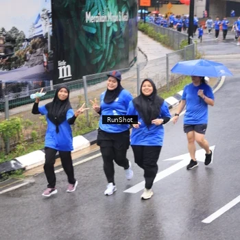 Runner Photo 7948679