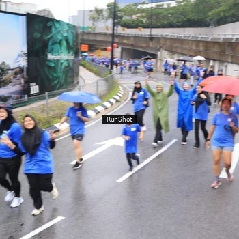 Runner Photo 7948681