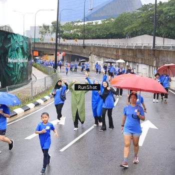 Runner Photo 7948690