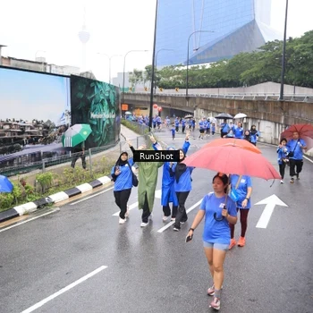 Runner Photo 7948709