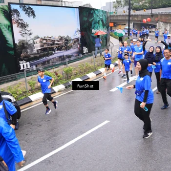 Runner Photo 7948794