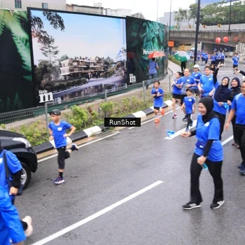 Runner Photo 7948798