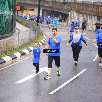 Runner Photo 7948848