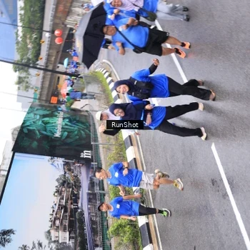 Runner Photo 7948871