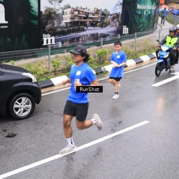 Runner Photo 7948944