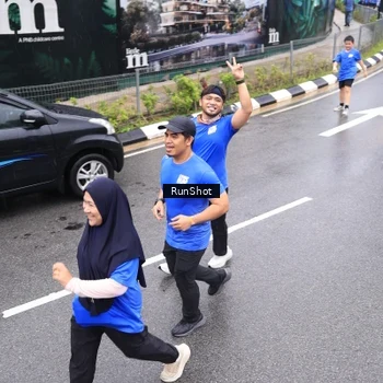 Runner Photo 7948951