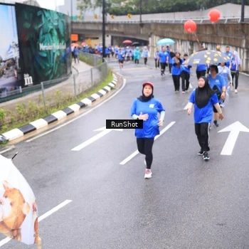 Runner Photo 7949009