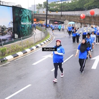 Runner Photo 7949010