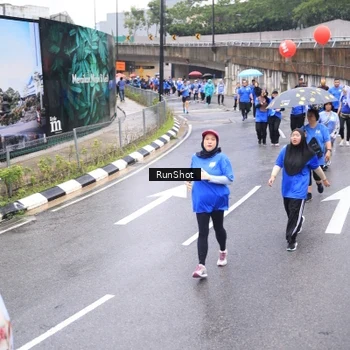 Runner Photo 7949011
