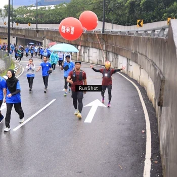 Runner Photo 7949101