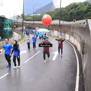 Runner Photo 7949109