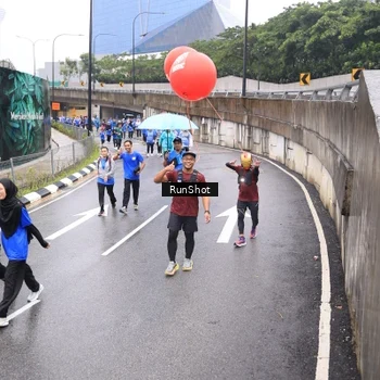 Runner Photo 7949114