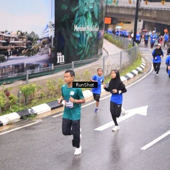 Runner Photo 7949202