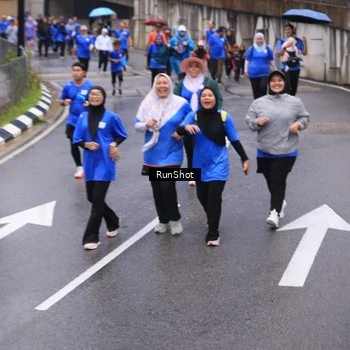 Runner Photo 7949359