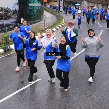 Runner Photo 7949389