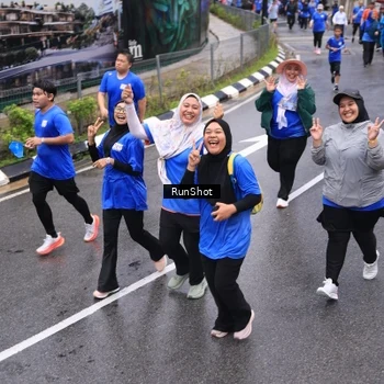 Runner Photo 7949390