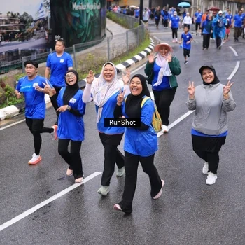 Runner Photo 7949391