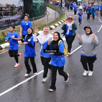 Runner Photo 7949392