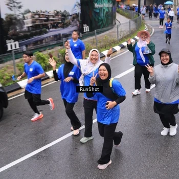 Runner Photo 7949398