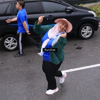 Runner Photo 7949438