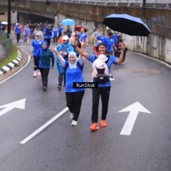 Runner Photo 7949472