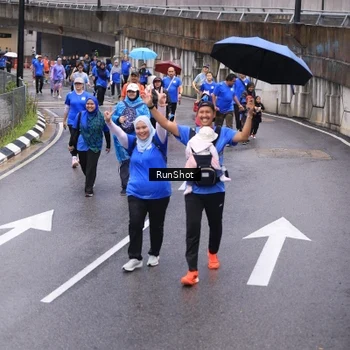 Runner Photo 7949473