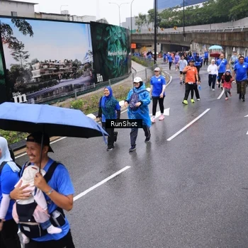 Runner Photo 7949518