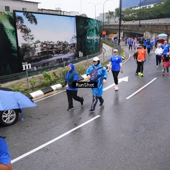 Runner Photo 7949519