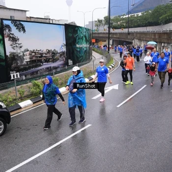 Runner Photo 7949524