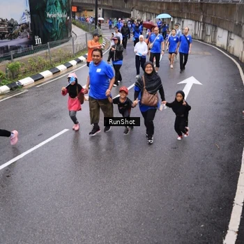 Runner Photo 7949549