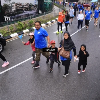 Runner Photo 7949563