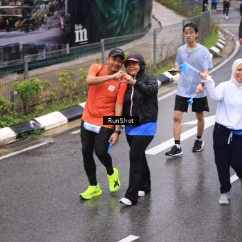 Runner Photo 7949583