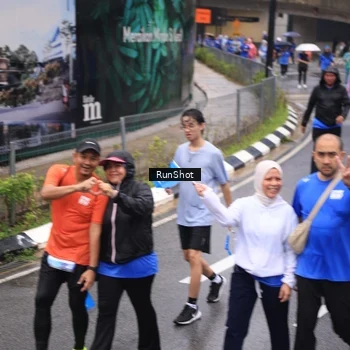 Runner Photo 7949587