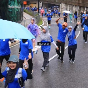 Runner Photo 7949703