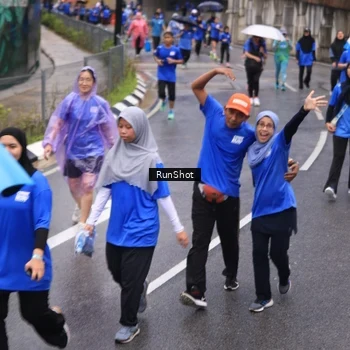 Runner Photo 7949704