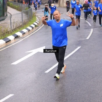 Runner Photo 7949786