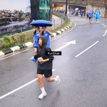 Runner Photo 7949868