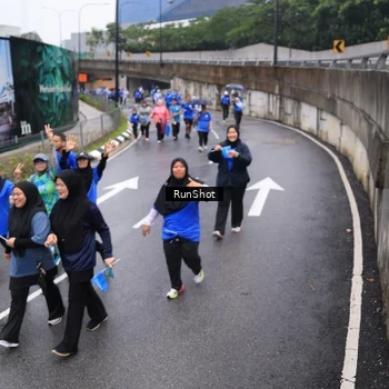 Runner Photo 7949885