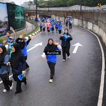 Runner Photo 7949889