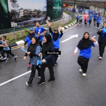 Runner Photo 7949891