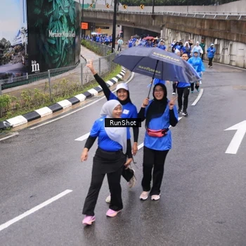 Runner Photo 7950015
